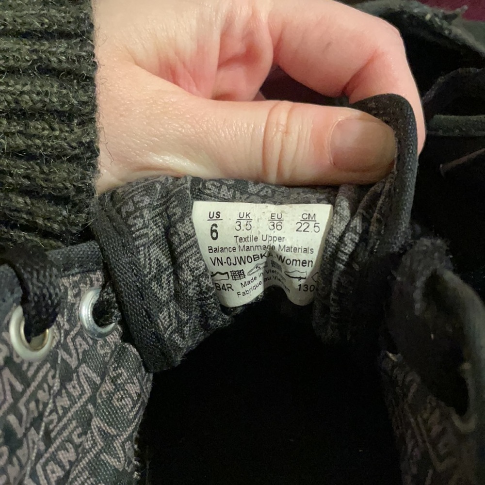 Vans - Picture 3 of 3